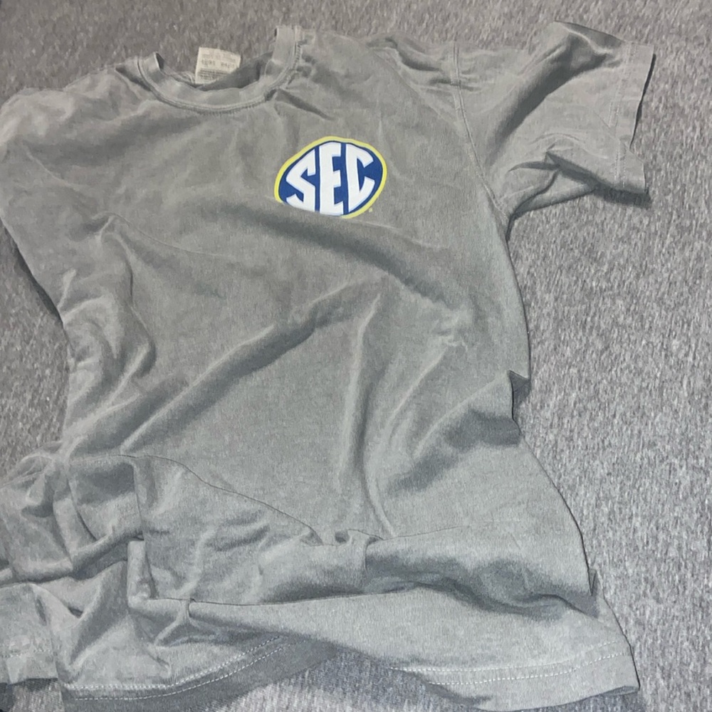 SEC gray medium t-shirt used great condition
